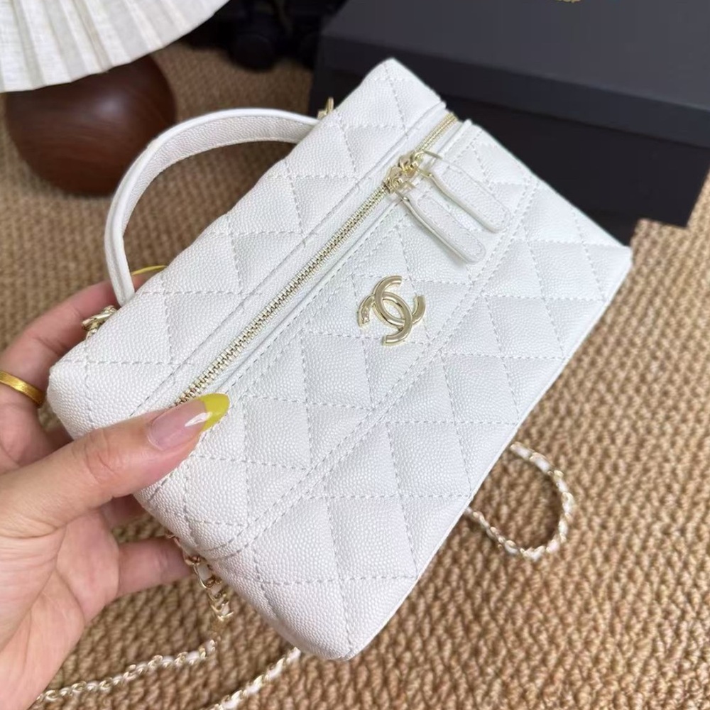 Chanel VIP Bag - Picture 3 of 6